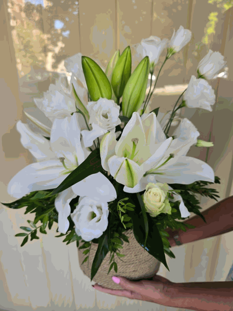 Cvece, Ljiljani bele boje u okrugloj kutiji